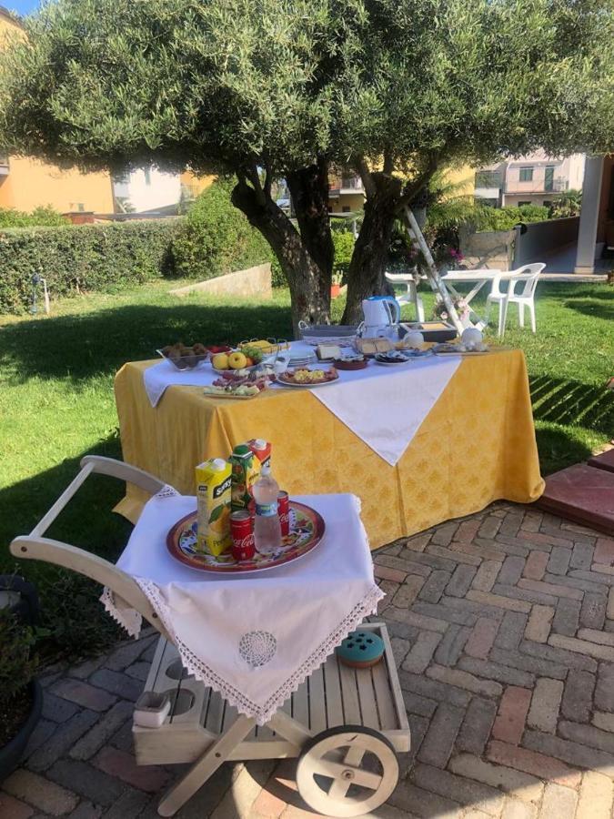 Beb Oasi Marina Bed and Breakfast Campofelice Di Roccella Exteriör bild