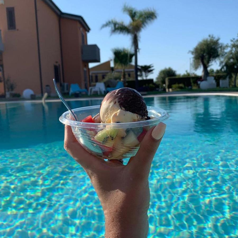 Beb Oasi Marina Bed and Breakfast Campofelice Di Roccella Exteriör bild