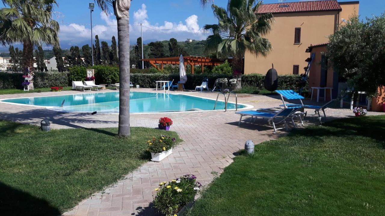 Beb Oasi Marina Bed and Breakfast Campofelice Di Roccella Exteriör bild