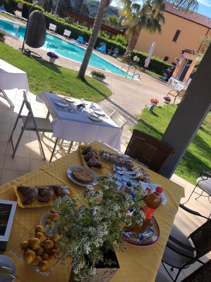 Beb Oasi Marina Bed and Breakfast Campofelice Di Roccella Exteriör bild