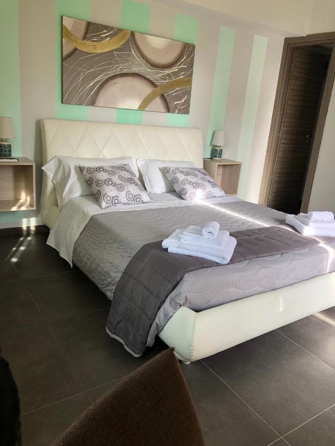 Beb Oasi Marina Bed and Breakfast Campofelice Di Roccella Exteriör bild